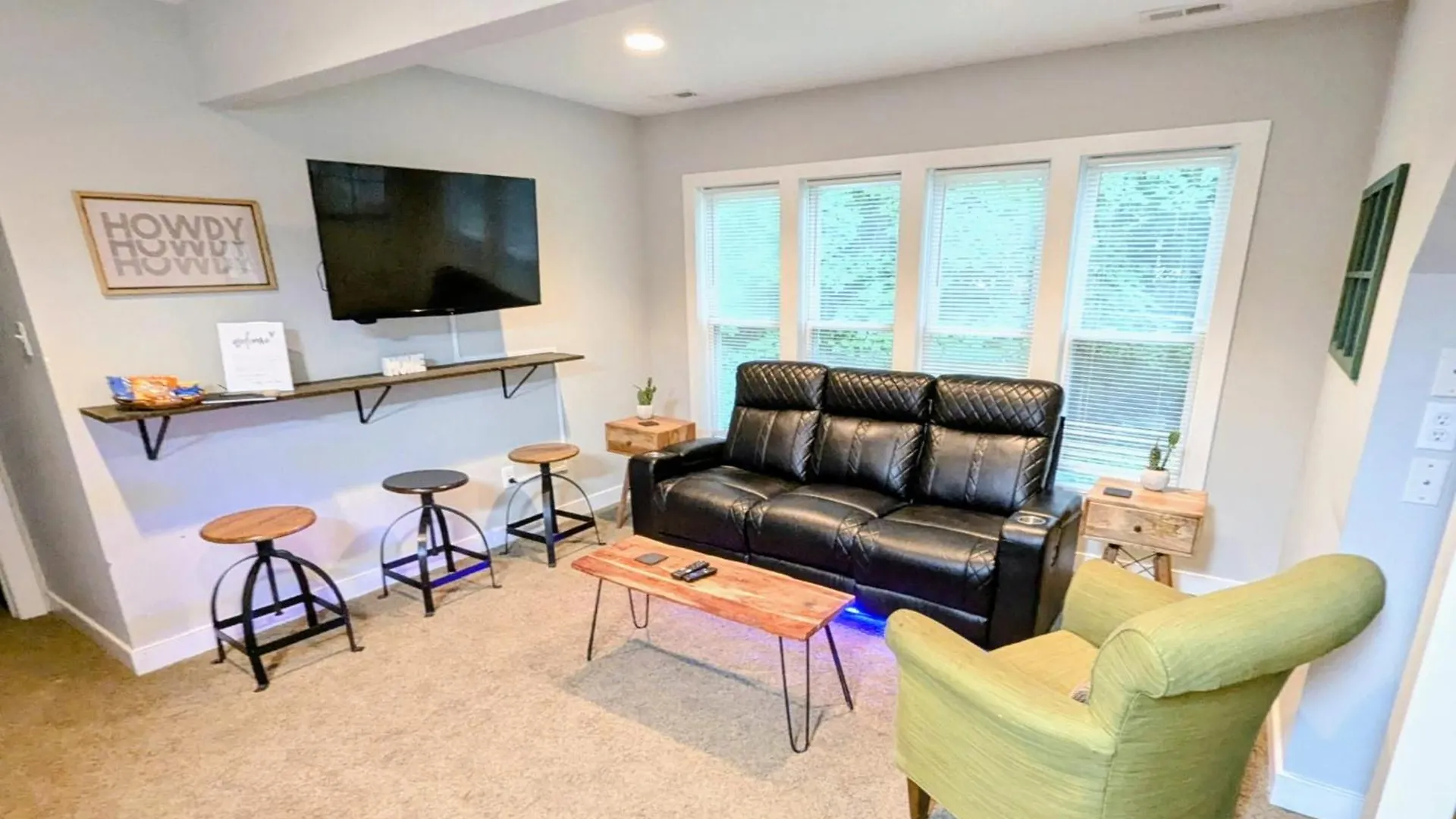 Modern Comforts, Classic Charm: Neighborhood Gem Richmond